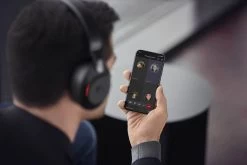 Jabra Evolve2 85 ANC Bluetooth Headset -JABRA Store a00dff52 d3bb 41d9 858f 1ca4fcbe1d73 jabra evolve2 85 black teams phone screen 9