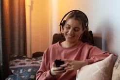 EPOS ADAPT 231 Bluetooth Headset USB-C 12 EPOS ADAPT 231 Bluetooth Headset USB-C -JABRA Store adapt 200 lifestyle 01