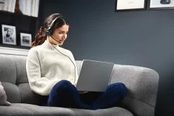 Jabra Evolve2 30 SE Corded USB Headset -JABRA Store d2f402a5 c9d1 46c0 a701 11616007200f jabra evolve2 30 uc black home female 2 medium 8