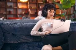 Jabra Evolve2 85 ANC Bluetooth Headset -JABRA Store jabra evolve2 85 female cafe small 9